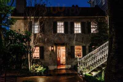 Zero Restaurant & Bar