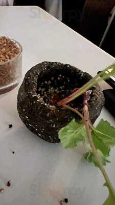 Zero Restaurant & Bar