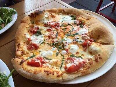 Red Oven Pizza Bakery