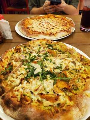 Red Oven Pizza Bakery