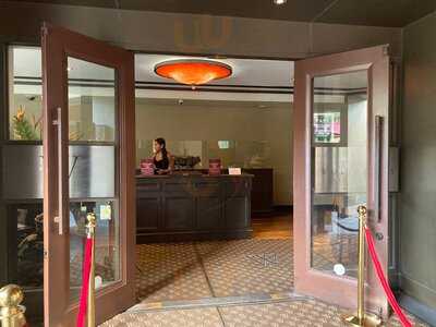 Wolfgang's Steakhouse By Wolfgang Zwiener