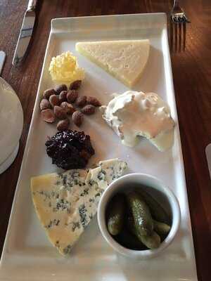 Henrietta's Restaurant At The Dewberry