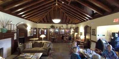 Patty Jewett Bar & Grill