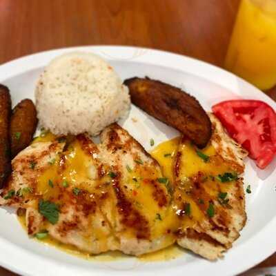 Las Orquideas Restaurant Bar & Lounge