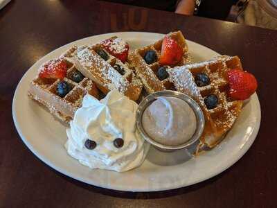 Eggs 'n Things - Ala Moana