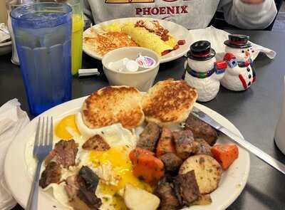 Shakers American Cafe