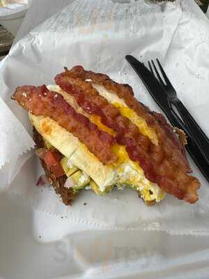 Shakers American Cafe