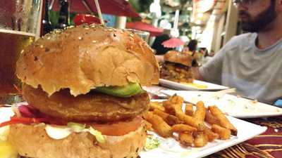 Cheeseburger Beachwalk