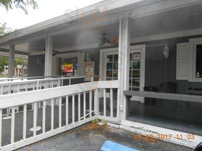 Buster's Sports Tavern