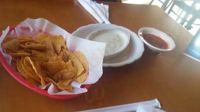 Los Gallos Mexican Grill