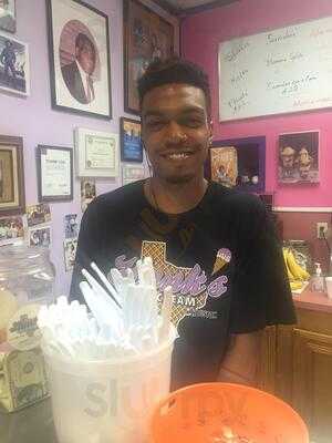 Hank's Ice Cream Parlor