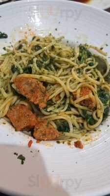 Famas Pizza And Pasta