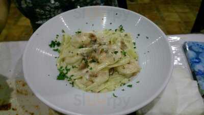 Famas Pizza And Pasta