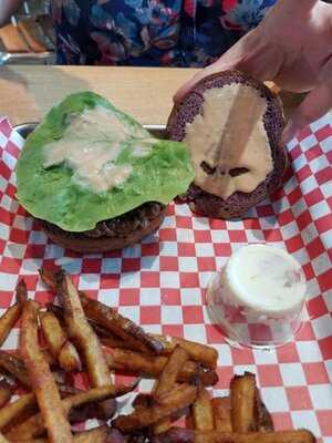 Honolulu Burger Company