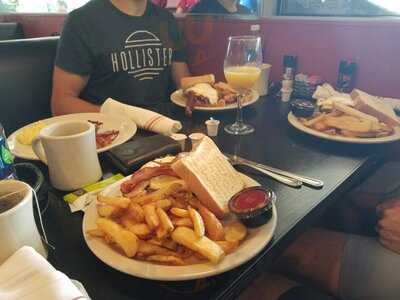 District 7 Grill - Midtown