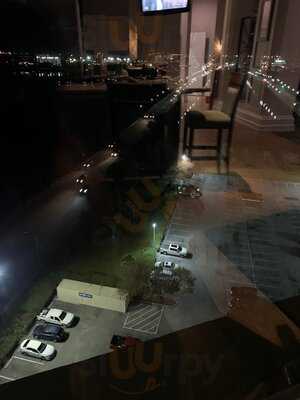 Harborview Restaurant & Lounge