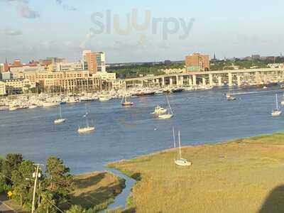 Harborview Restaurant & Lounge