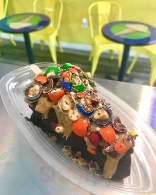 2 Scoops & Sprinkles