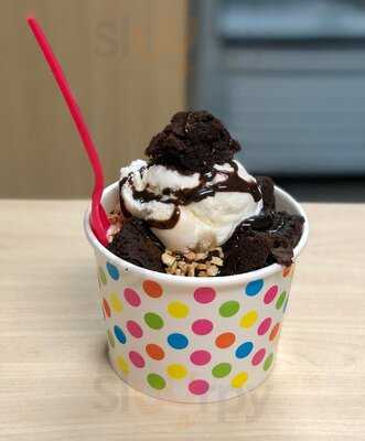 2 Scoops & Sprinkles