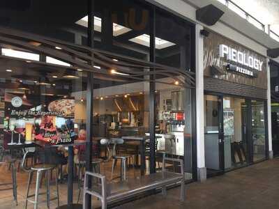 Pieology Pizzeria Aina Haina, Honolulu, Hi