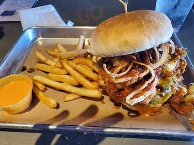 Clutch Kitchen And Sports Bar