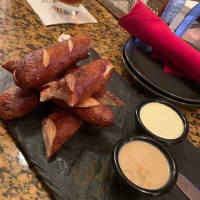 Jake's American Bar At Loews Royal Pacific Resort