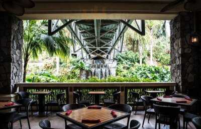 Jake's American Bar At Loews Royal Pacific Resort