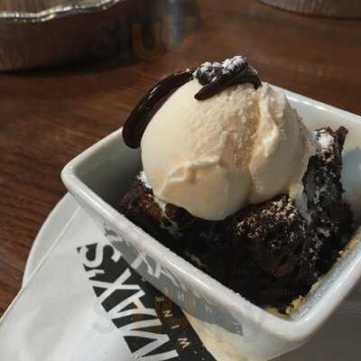 Max's Wine Dive Fairview