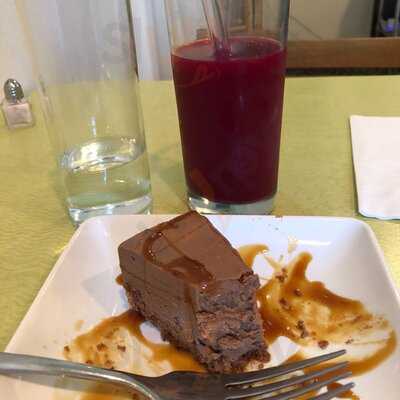 Ionie Organic Vegan Raw Food Cafe