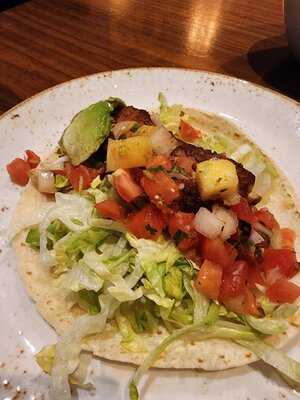 Ruru's Tacos + Tequila