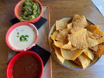 Ruru's Tacos + Tequila