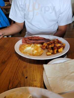 Eggs 'n Things - Waikiki Beach Eggspress