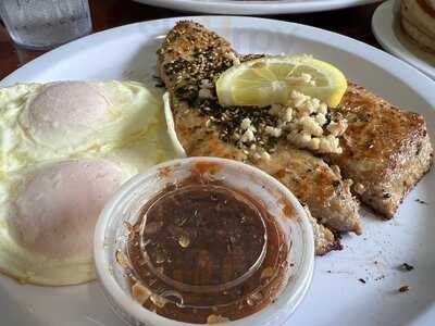 Eggs 'n Things - Waikiki Beach Eggspress