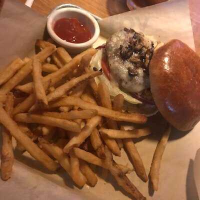 Bj's Restaurant & Brewhouse