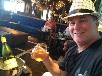 Republic Garden & Lounge