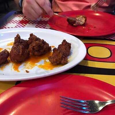 Joey D's Chicago Style Eatery & Pizzeria