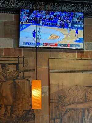 Bj's Restaurant & Brewhouse