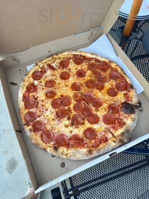 Romeo's Famous Pizzeria