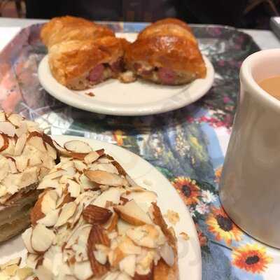 Croissant Brioche French Bakery & Cafe