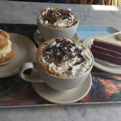 Croissant Brioche French Bakery & Cafe