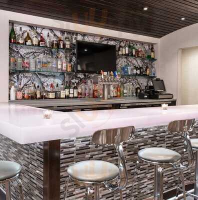 Images Restaurant & Bar