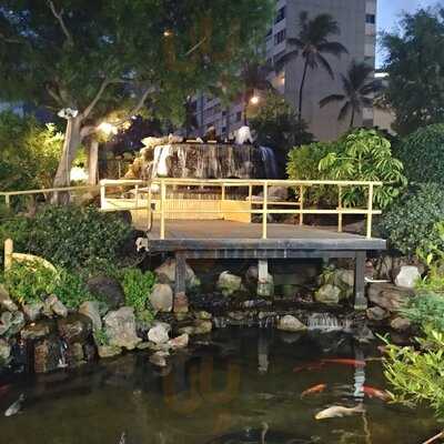 Pagoda Floating Restaurant