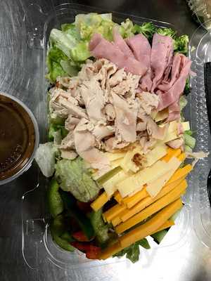 Lorraine's Lunch Basket