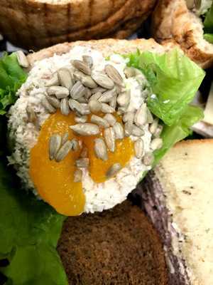 Lorraine's Lunch Basket