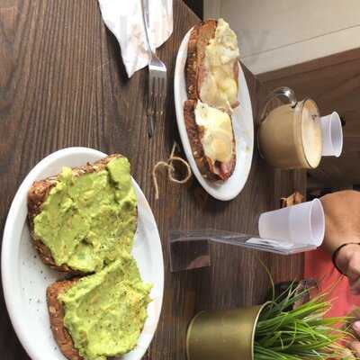 Chocolattes Coffee & Roasting