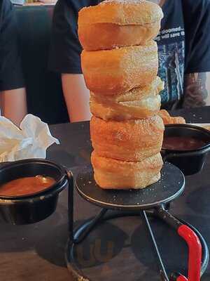 Red Robin Gourmet Burgers