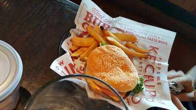 Red Robin Gourmet Burgers