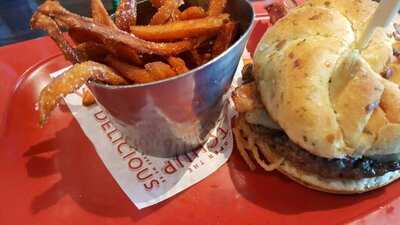 Red Robin Gourmet Burgers