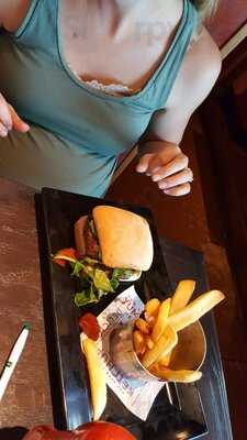 Red Robin Gourmet Burgers