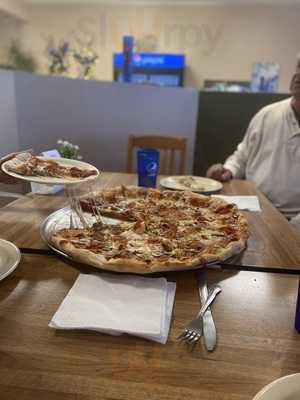 La Famiglia Pizzeria